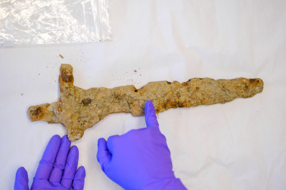 ArkmuseumUiS's tweet image. A rare sword was recently found on a farm in region Stavanger, X-ray reveals an inscription. Archaeologists at our museum will do further examinations to see if this is, for the first time on a local level, an Ulfberht-sword. Info in Norwegian: uis.no/nb/om-uis/arke…