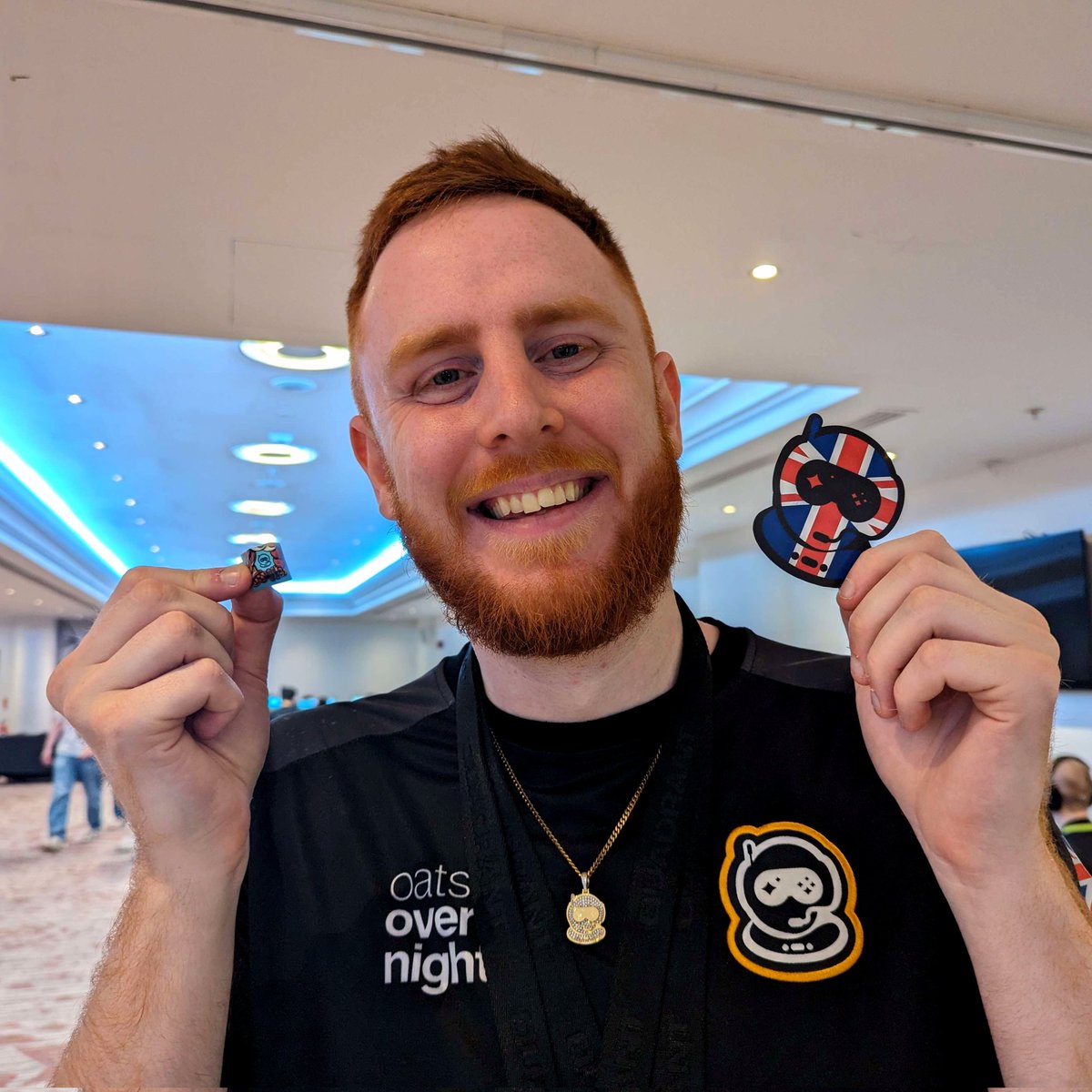 they gave me the password...

I am at @HCS London! 

If you see me come up and grab a Key Cap and SSG UK Sticker!