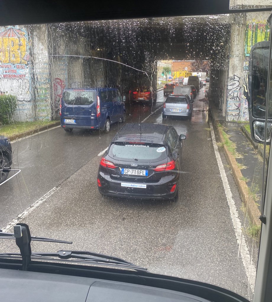 Weekend break in Milan for sunshine and music:

🎤 Bruce Springsteen cancelled 
🧳 Lost suitcase 
☔️ Heavy rain & thunderstorms
🚃 Transport strike 

Living the dream in a massive traffic jam on a coach in the industrial suburbs. 

Get me to an Aperol bar, ciao bella 😆🍹