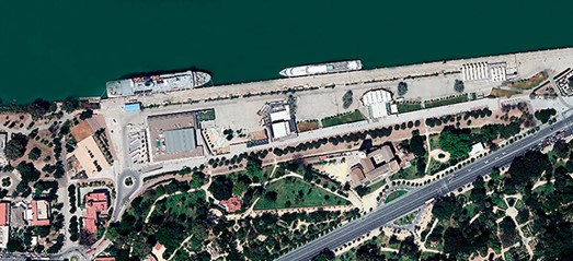 🟦 Hoy queremos hablar de uno de los muelles más históricos para el Puerto de Sevilla.

⚓️ 𝐄𝐥 𝐦𝐮𝐞𝐥𝐥𝐞 𝐝𝐞 𝐃𝐞𝐥𝐢𝐜𝐢𝐚𝐬.