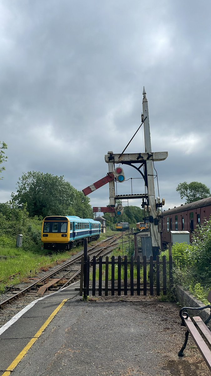 RHalligan's tweet image. Picking up some stuff for @CovMotoFest 
I find I’m in an old train place having a cuppa! #stagebuilding