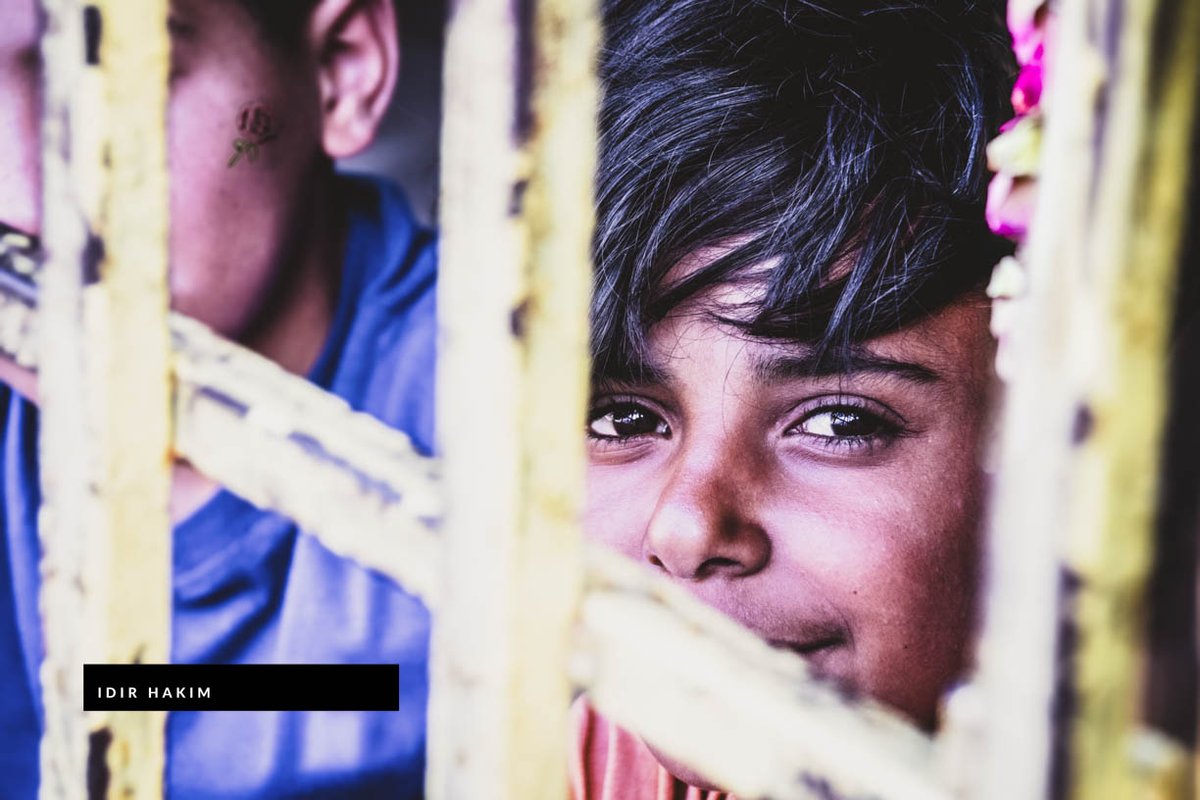 idirduquartier's tweet photo. 🚨Je viens de passer 1 semaine dans un camp palestinien 🇵🇸 et je voudrais exposer 20 portraits des réfugiés avec une histoire forte 📸. Si quelqu'un voit un endroit où exposer, je suis preneur 🙏. Tous les bénéfices serviront à financer un centre sportif en construction dans le camp 🏋️♂️🏟️.