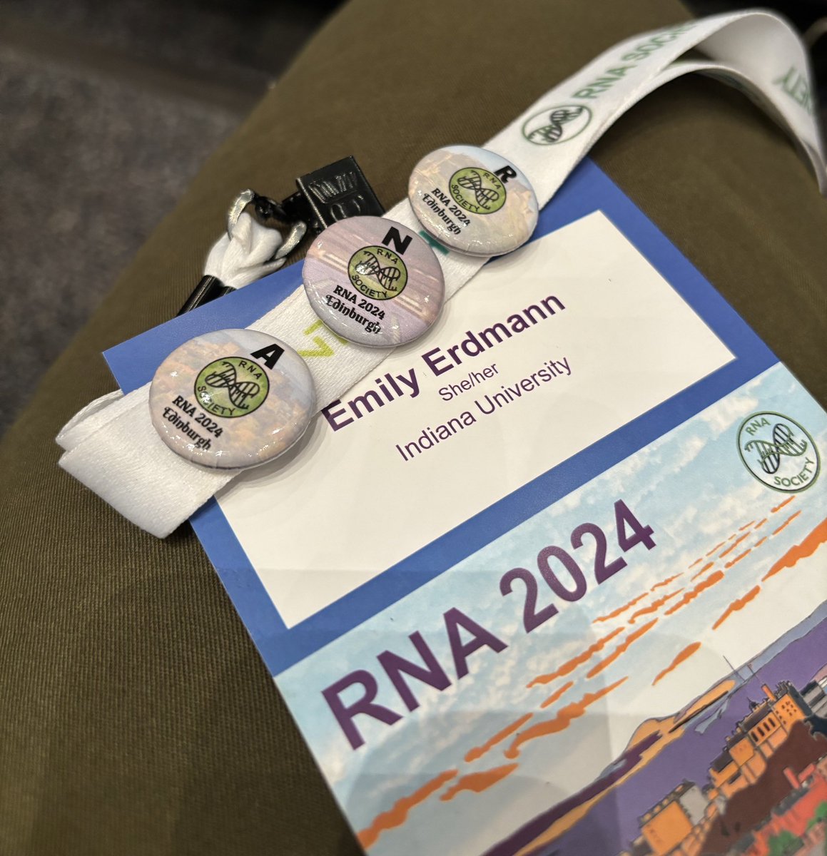 Emily Erdmann (@em_erdmann) on Twitter photo Got all three pins and I only had to climb a mountain for one of them! <a href="/jrRNAscientists/">Jr RNA Scientists</a> Got all three pins and I only had to climb a mountain for one of them! <a href="/jrRNAscientists/">Jr RNA Scientists</a>