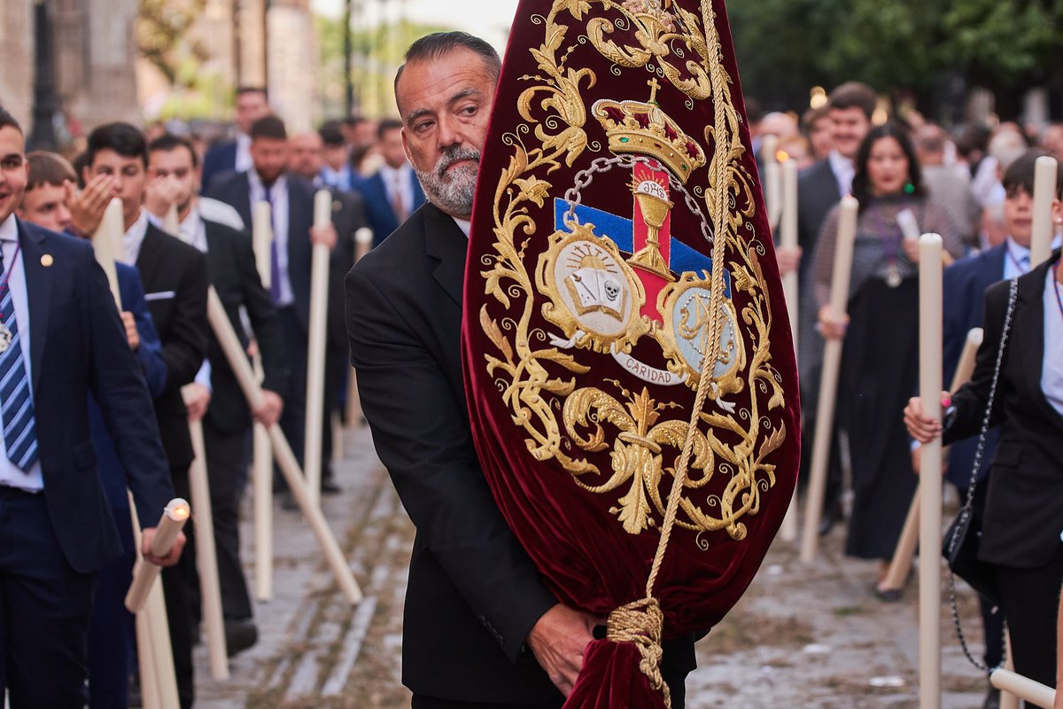 📌 Una nutrida representación de nuestra Hermandad, participó en la procesión del Corpus Christi organizada por la @CatedraldeSev y @Archisevilla1 📸 @SalvaLpezMedina #SomosSanPablo