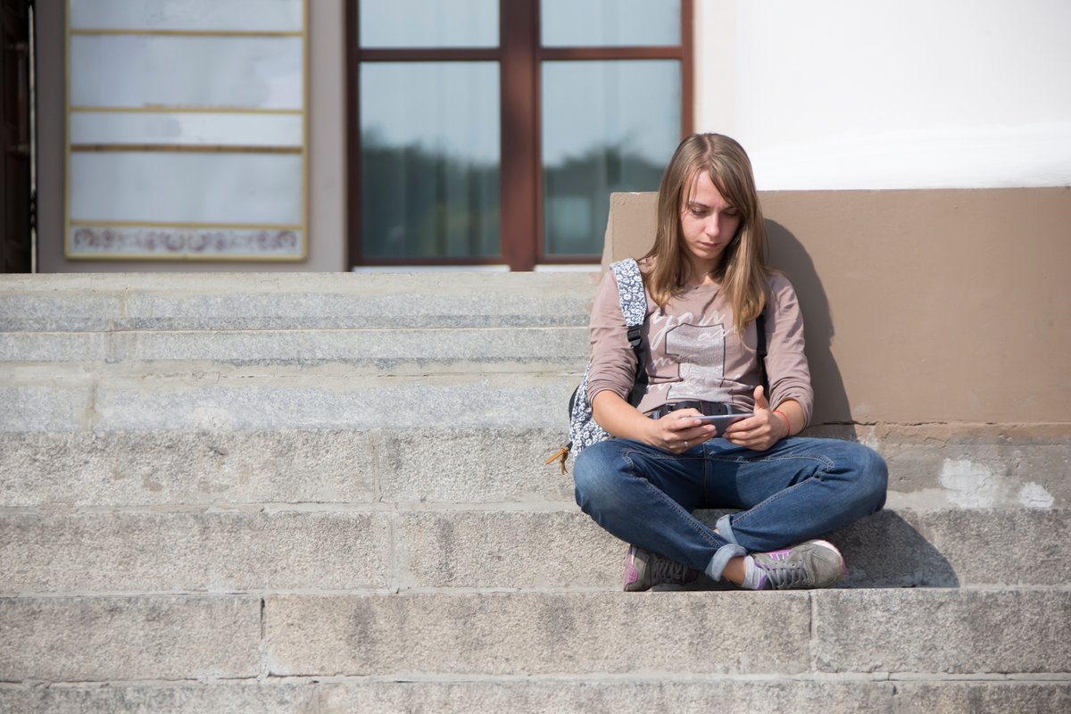 Higher levels of loneliness and lower levels of belonging are linked to increased youth psychosomatic complaints, according to a new study from researchers at Stockholm University and Karolinska Institutet. su.se/department-of-…