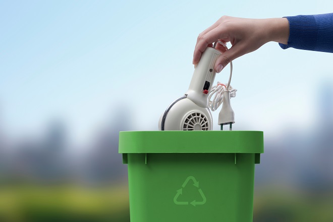 🚮🌳28, 29 e 30.05 sono stati tre giorni dedicati al riciclo e alla sostenibilità. 🖥️Ama con il supporto dei Municipi, ha effettuato la raccolta straordinaria dei RAEE (i rifiuti elettronici) in 46 scuole dislocate in tutti i 15 municipi. ℹ️ 👉🏻 tinyurl.com/4bvcma6f