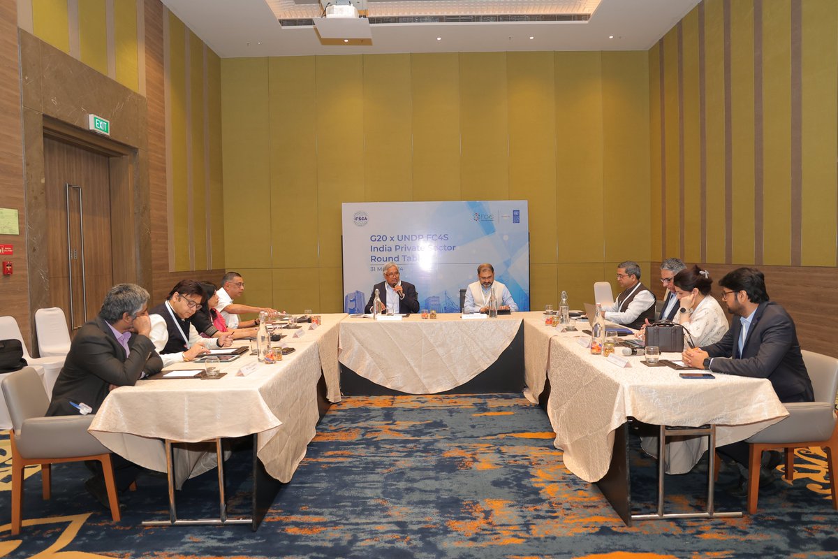 ➡️#HappeningNow: Engaging discussions on #JustTransition #ReportingDisclosures #NatureBasedSolutions at the #G20xFC4S India Private Sector Roundtable! 🌱 Financial institutions, policymakers, & experts are addressing challenges and exploring policies to drive #SustainableFinance