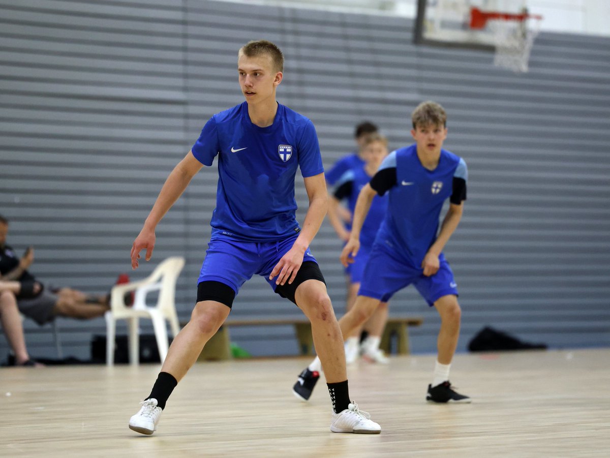 U19-poikien futsalmaajoukkueen uuden ikäluokan ensimmäinen kokoontuminen takana 🤝

Uuden vuonna 2006–2007 syntyneiden ikäluokan ensimmäinen tapahtuma järjestettiin viikonvaihteessa Eerikkilässä. Lisätietoa Palloliiton verkkosivuilla ➡ palloliitto.fi/ajankohtaista/…!

#FutsalFi