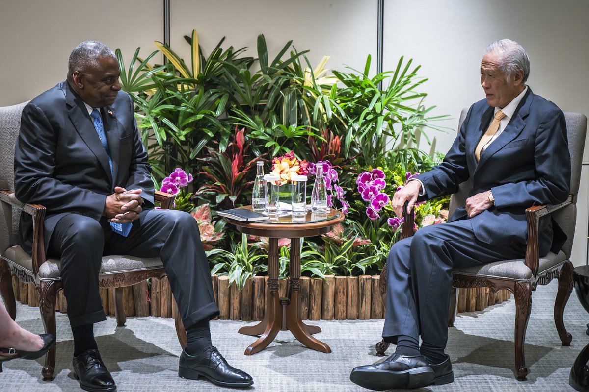 It was a pleasure to meet with 🇸🇬 Minister Ng today.  
 
Singapore remains one of our most valued defense partners. 

I look forward to building on our strong foundation as we advance our shared vision for peace and security together.