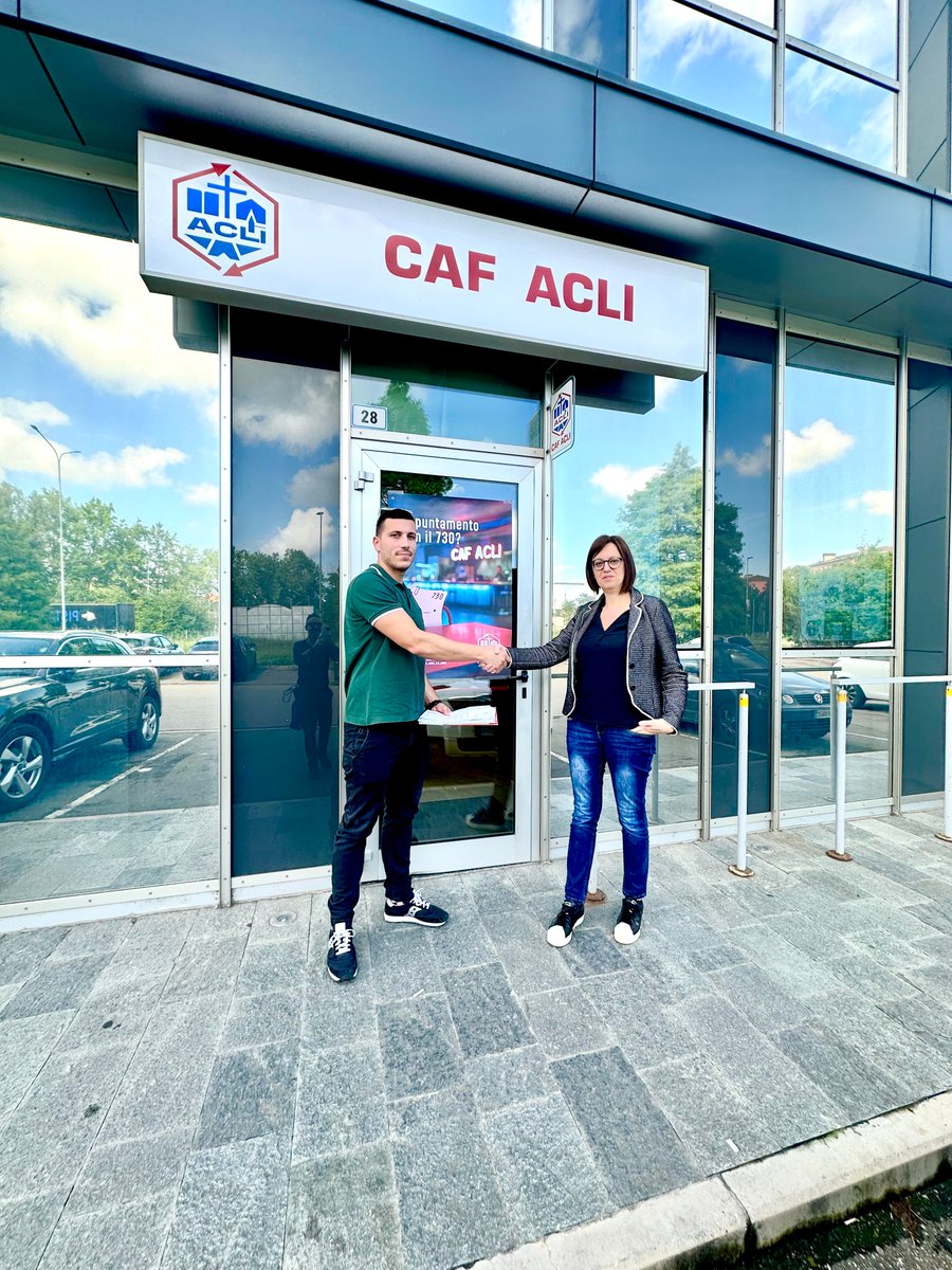 CAFACLI's tweet photo. ...ma se festeggiassimo l'anno del trentennale #CafAcli coi clienti nati proprio il giorno della nostra fondazione: 13.12.93❓🥳

✅Detto 😉Fatto

Qui abbiamo Emanuele, nostro cliente a Modena, accolto e coccolato dai colleghi della sede.

Buon #730conCafAcli #30AnniConCafAcli 🥳 https://t.co/tMWrWxx9Rr
