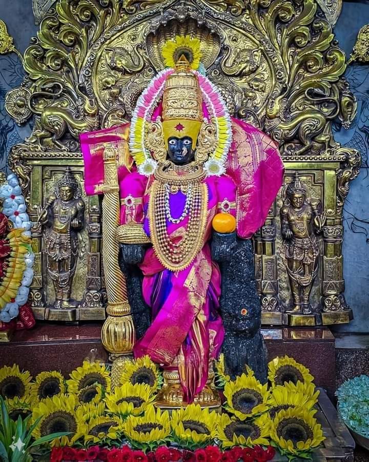 आज दि. 31/5/24 चे अत्यंत सुंदर मनमोहक दर्शन अंबाबाई महालक्ष्मी चे श्री अंबाबाई मंदिर कोल्हापूर येथून 

आई उदे ग अंबे उदे,  
उदे आई उदे ग अंबाबाई 

#TempleConnect #Mahalaxmi #Mahalakshmi #Ambabai #Lakshami #Kolhapur #Maharashtra #Bharat #TemplesofIndia 
templeconnect.com
