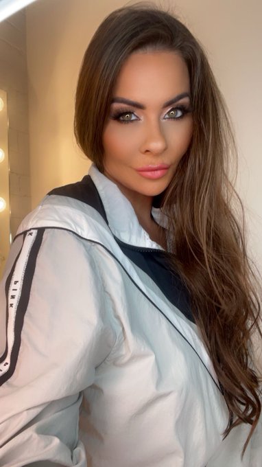 Let&rsquo;s rock the 80s Shell Suit baby 🫶🏼🙌🏼 #linseydawnmckenzie https://t.co/l03iqMZbZW<a href="/tag/linseydawnmckenzie"class="tags">#linseydawnmckenzie</a>