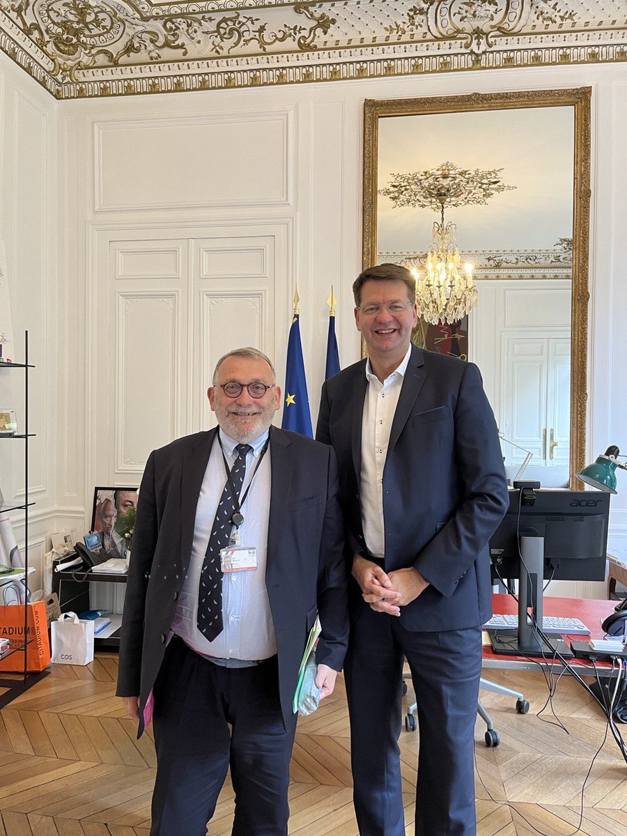 📰[COMMUNIQUE DE PRESSE] Train de nuit et Jeux d'Hiver 2030 : Au cœur d'une rencontre entre le ministre des Transports et Joël Giraud

Après les nouveaux incidents qui ont retardé de plusieurs heures le train de nuit Paris Briançon (oubli de commande de la motrice diesel à