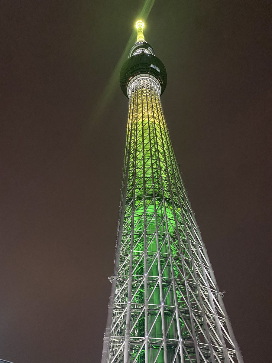 スカイツリー点灯！
世界禁煙デー　受動喫煙、禁煙を進めるカラー: イエローグリーン

イエローグリーンなんだ？と聞かれたら、『禁煙のことだよ』と教えてあげてください。