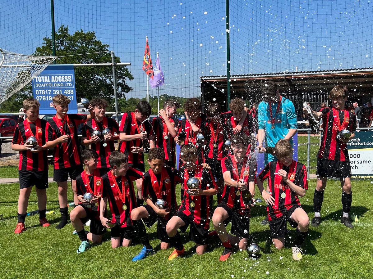 #EndOfSeasonShoutout to Alcester Juniors U13s who won AEFL Pool B. The lads had a terrific awards day and memories made to last a lifetime. #GrassrootsFootball #TeamGrassroots #GRF