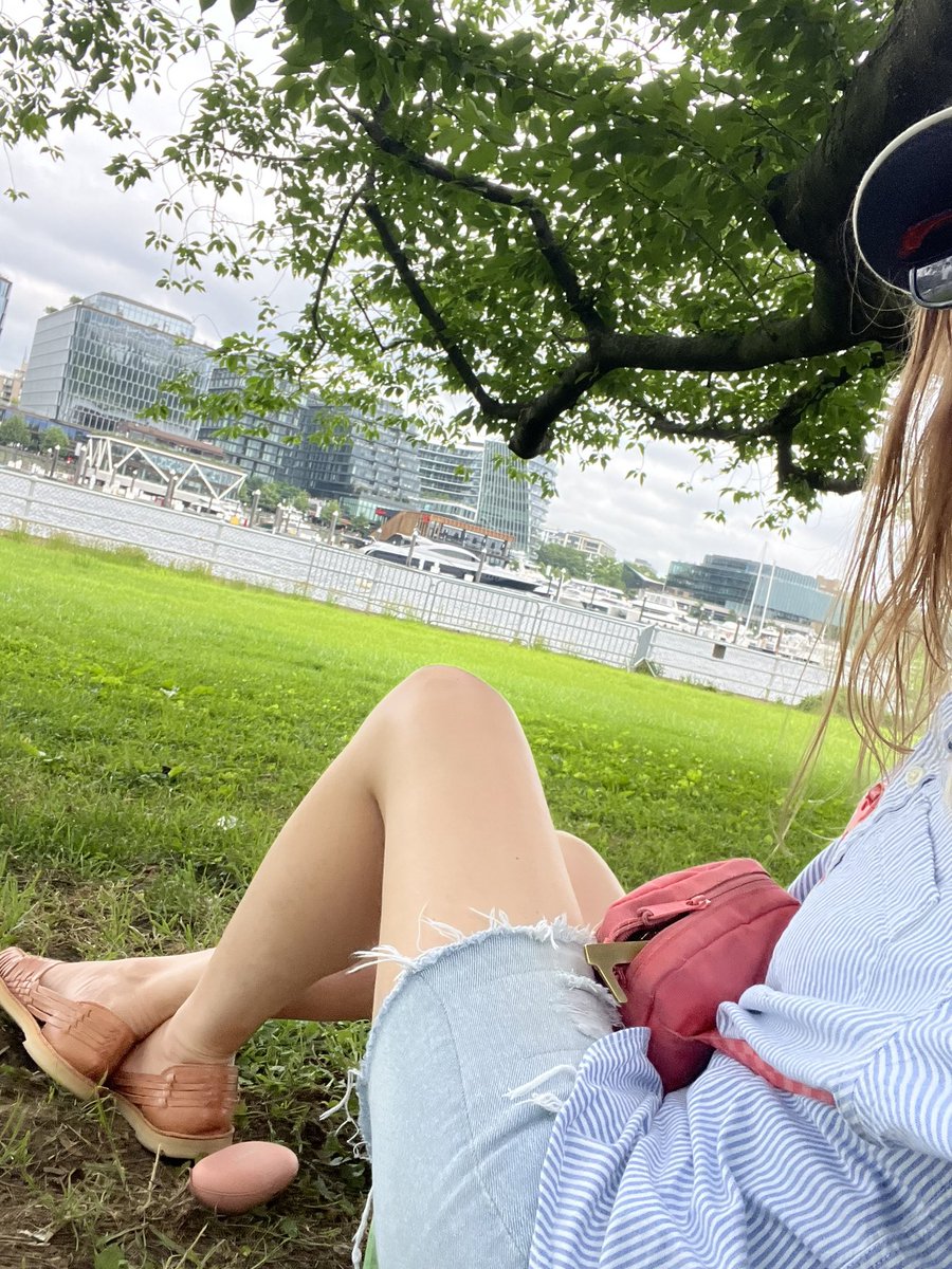 dellimeat's tweet photo. Favorite spot #washingtondc to write and conjure up the next plot line #writingadvice #WriterCommunity #plotline #logline #jogline where’s yours?? Pics in comments. https://t.co/rMBHdgOtW4