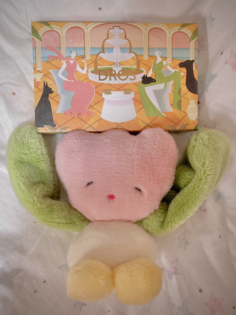 itokuzu_june's tweet image. だいじに、いっこずつ食べてる🍪
パケはだいすきなカタユキコさん🖤
#カタユキコ #thedros #dros #ザドロス #ザドロスのフィナンシェ #ドロス #フィナンシェ #東京駅 #東京駅みやげ #東京駅土産 #東京みやげ #東京土産 #ぬいぐるみ #ぬい #ぬい撮り #ぬい活 #ハンドメイド #ハンドメイドぬいぐるみ