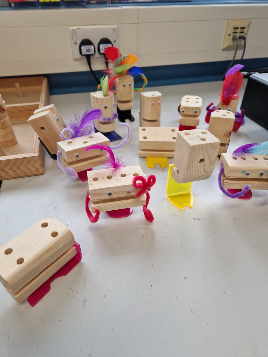 Blairgowrie High School Design And Technology (@bhsdesign_tech) on Twitter photo Just in time for the change of timetable, S2 classes finished their PenPal projects. <a href="/BlairgowrieHS/">Blairgowrie HS</a> Just in time for the change of timetable, S2 classes finished their PenPal projects. <a href="/BlairgowrieHS/">Blairgowrie HS</a>