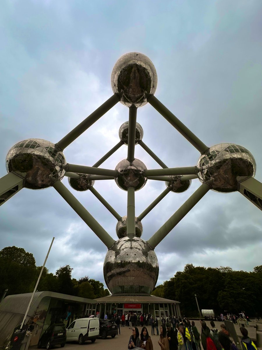 Barman na baterky tweet media