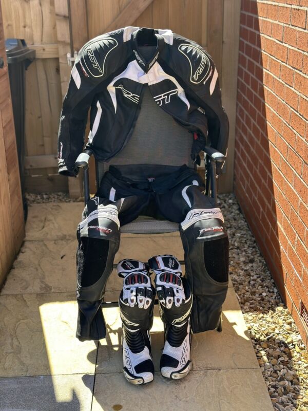 *RST Tractech Evo 2 - Full Set -Motorbike Full Suit - Boots And Gloves Included*

Ends Mon 3rd Jun @ 9:40am

ebay.co.uk/itm/RST-Tracte…

#ad #motorcycle #motorcyclejacket #moto #bikelife #motorbike #yamaha