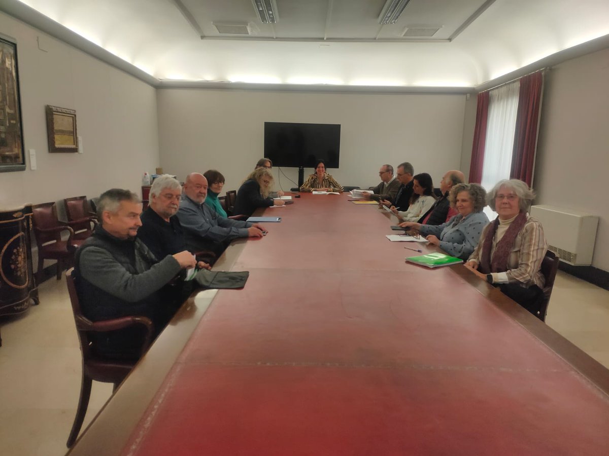 📣Ayer el Pleno del <a href="/aytohuesca/">Ayuntamiento de Huesca</a> oscense aprobó por unanimidad la declaración de los 2 patios del Seminario oscense, objeto de litigio judicial, como Monumentos de Interés Local.
✅El conjunto integral del Seminario se salva, según propuesta inicial de <a href="/PatrimonioOsca/">Plataforma de Defensa del Patrimonio de Huesca</a> y Apudepa❤