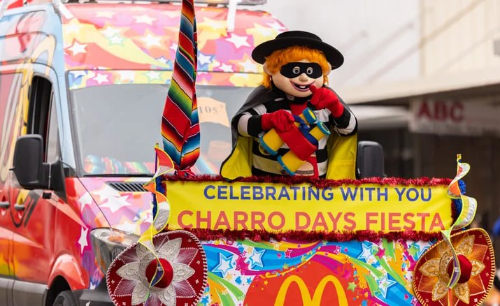 Hamburglar_ARB's tweet photo. There's nothing better than traveling, I agree with you, @Mc_Donalds_ARB
Once, I had the chance to visit the Charro Days Fiesta in Mexico, and it was something incredible! Bright costumes, colorful face paint, and lots of music! 🕺🏻 https://t.co/T3pEc5LuDQ