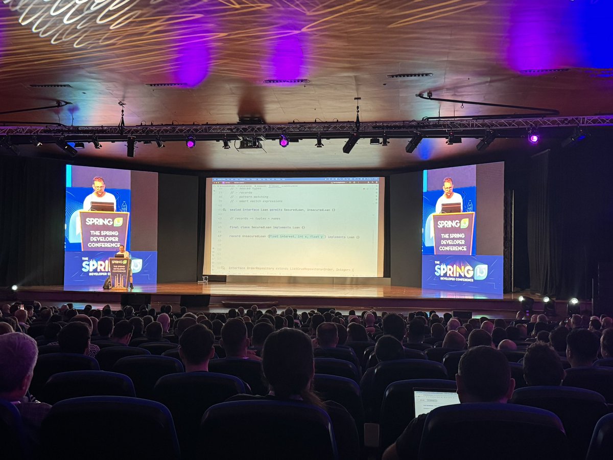 jeroenrosenberg's tweet image. Lots of live coding at #springio24 but @starbuxman is the guru, hands down 🙇🏻‍♂️