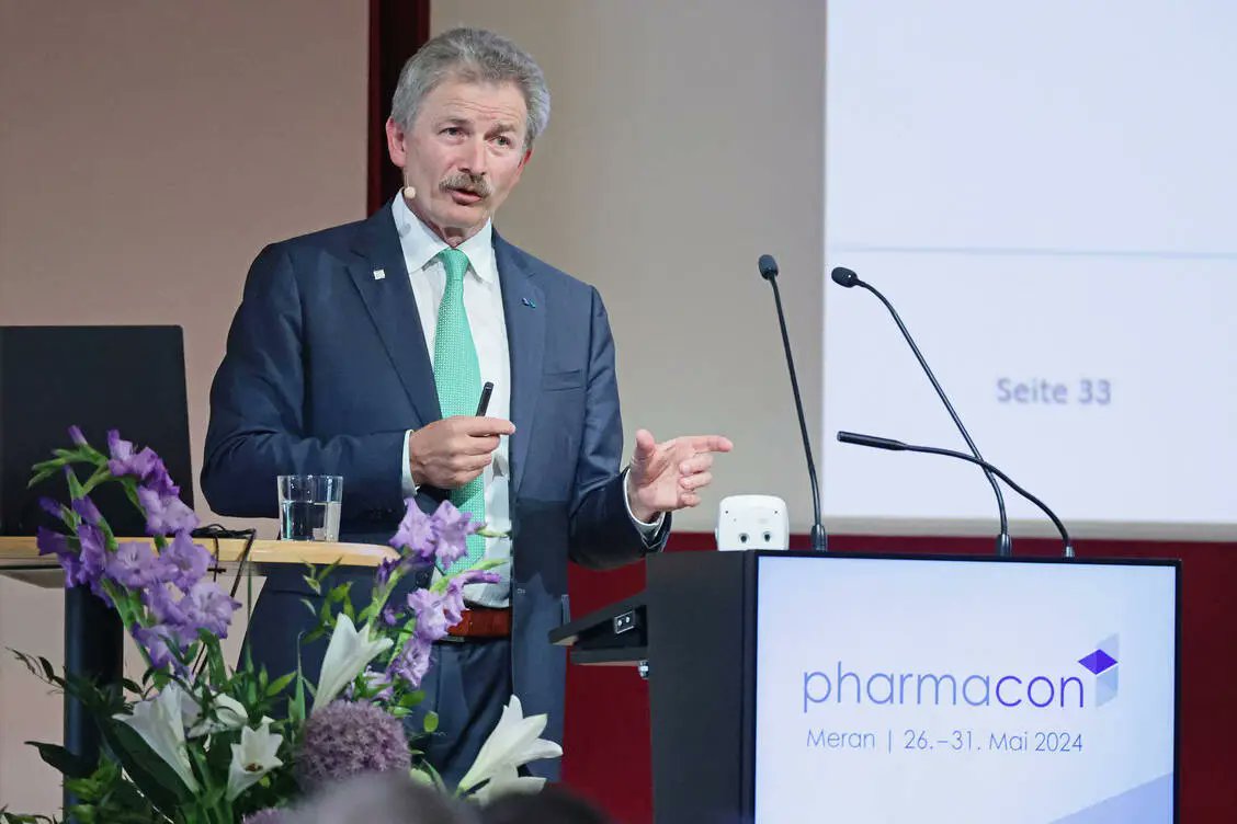 Fraunhofer Gesundheit (@fhg_gesundheit) on Twitter photo Auf dem diesjährigen pharmacon-Kongress in Meran betonte Professor Dr. Dr. Gerd Geisslinger, Leiter des <a href="/FraunhoferITMP/">Fraunhofer ITMP</a>, die Notwendigkeit einer #transdisziplinären Ausrichtung in der modernen #Arzneimittelforschung.
🔗lnkd.in/euGSCghe
©PZ/Alois Müller Auf dem diesjährigen pharmacon-Kongress in Meran betonte Professor Dr. Dr. Gerd Geisslinger, Leiter des <a href="/FraunhoferITMP/">Fraunhofer ITMP</a>, die Notwendigkeit einer #transdisziplinären Ausrichtung in der modernen #Arzneimittelforschung.
🔗lnkd.in/euGSCghe
©PZ/Alois Müller