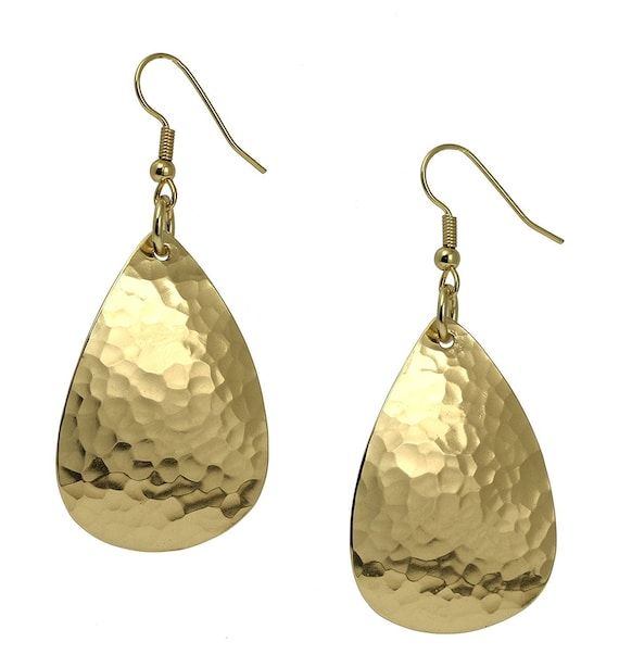 Step up your style with our Hammered Gold Teardrop Earrings, the perfect statement piece for any modern jewellery lover! 💛✨ 

Daily Jewelry Tips 👉🏼 @johnsbrana.

#GoldEarrings #StatementEarrings #JohnsBrana
buff.ly/4aHT8yz