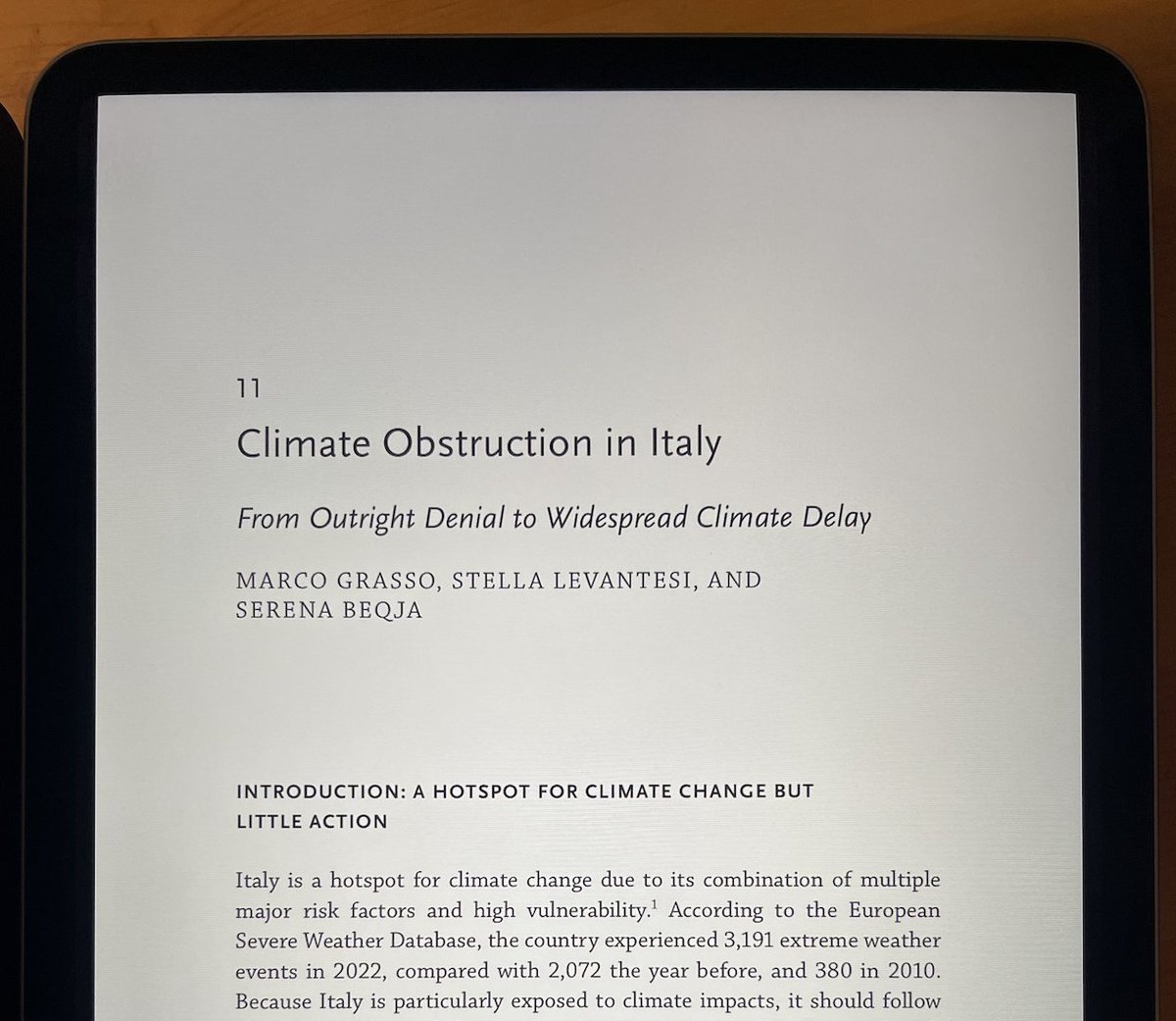 Chi sta ostacolando l'azione per il clima in Italia e come? Ne parlo con @MGGrasso @serenabeqja in un capitolo dedicato nel nuovo libro 'Climate Obstruction Across Europe' coordinato da @ClimateSSN e pubblicato da @OxUniPress 👇 cssn.org/news-research/…