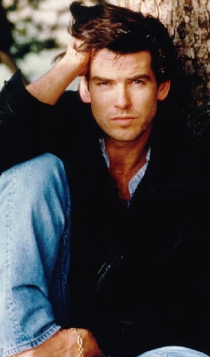 Pierce Brosnan Evolution
youtube.com/shorts/BgWujss…
#piercebrosnan #jamesbond #handsome