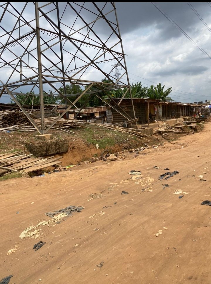 This is a disaster waiting to happen. It is around AIT Road, Sango

This is Rafco Aboro road! Dalemo Tollgate

It is our understanding that the people of this area have been calling on the government but no response

Please RT&tag relevant authorities to avoid imploding disaster
