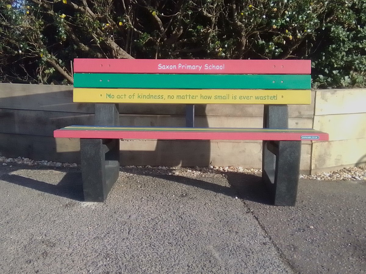 Saxon Primary School ordered this beautiful Friendship Seat from us, with their own bespoke engraving on two of the slats!

neptunestreetfurniture.co.uk/friendship-seat

#buddybench #recycledplastic #schools #playground #bench #seat #friendship #communication