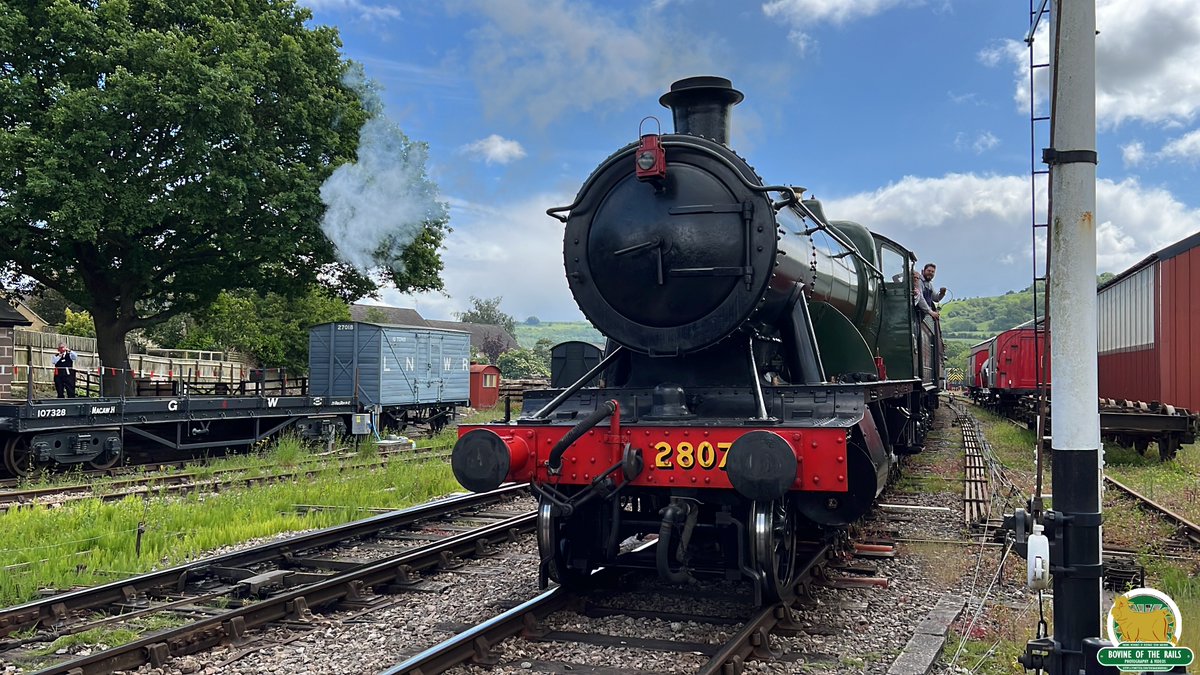 2807 arrives at Winchcombe with a service from Toddington. #CotswoldFestivalOfSteam #GWSR #WesternWorkhorses #Steam 27th May 2024.