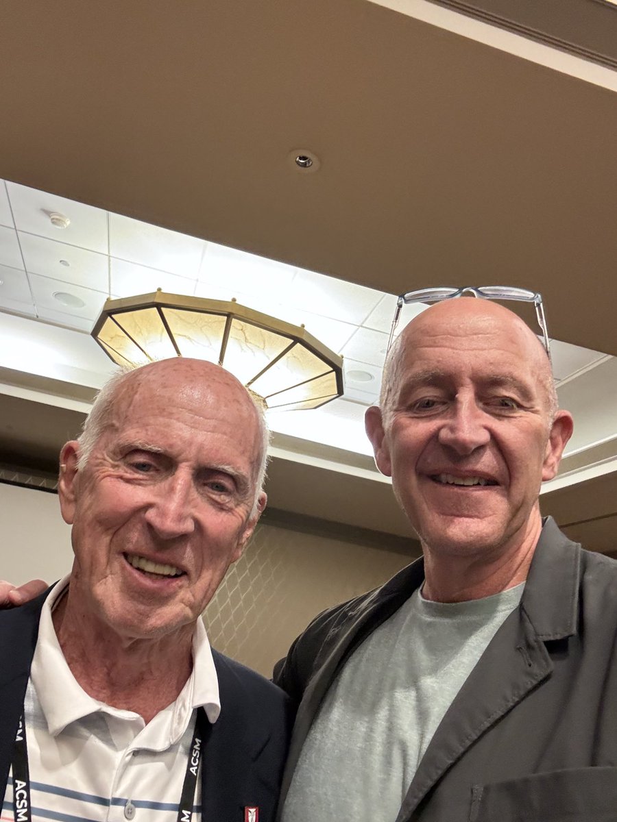 Great to see Dave Costill at ACSM - in 1978 he did a muscle biopsy on me as part of Pete Farrell’s lactate threshold study…. ⁦@ACSMNews⁩