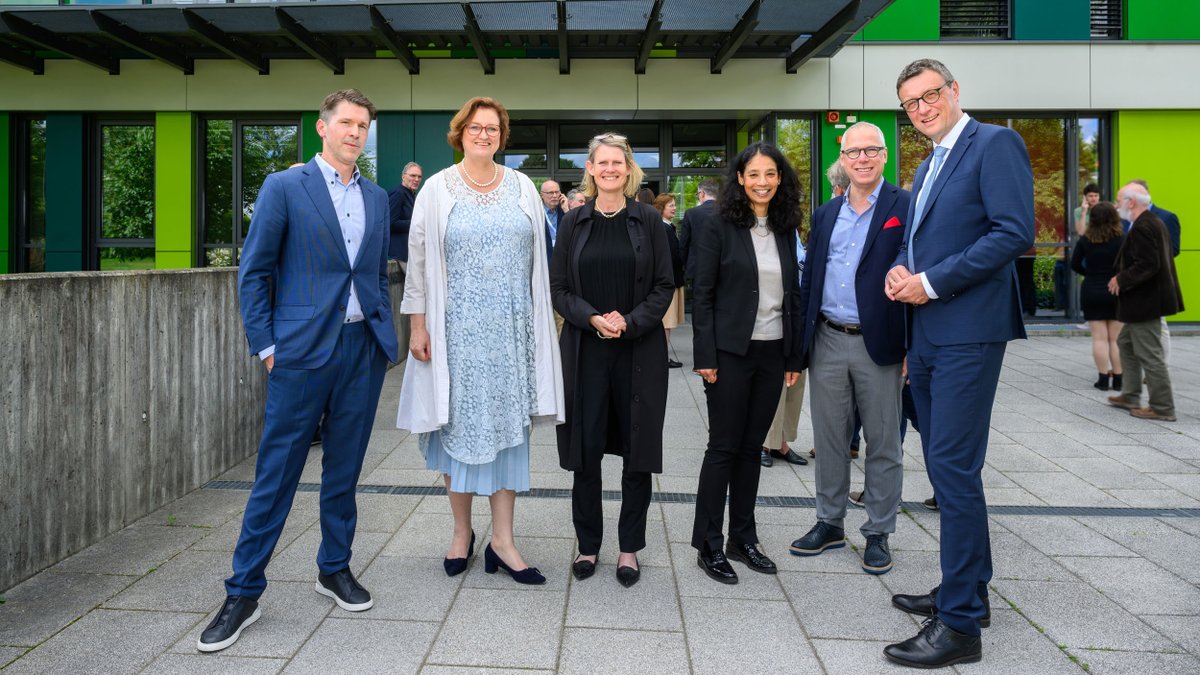 Our 60th anniversary celebrations are in full swing! Thank you @mpgpresident Patrick Cramer, Vice President @AsifaAkhtar1 , Berlin Senator for Science, Dr. Ina Czyborra, @CzyIna, and @JPirscher @BMBF_Bund for visiting us!