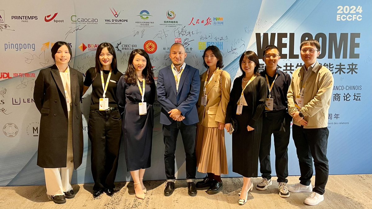 RakutenFR_Corp's tweet photo. Une belle histoire entre @RakutenFrance et ses vendeurs internationaux 🌍

A l'occasion des célébrations liées aux 60 ans de relations diplomatiques franco-chinoises, nous avons eu la joie d'accueillir hier une trentaine de vendeurs chinois de premier plan de la ville de Hangzhou, dans nos locaux parisiens 🇨🇳 🇫🇷

Au lendemain de cette visite, nos Rakutenians étaient présents sur le stand Rakuten France au 4ème Forum E-commerce Cross-Boarder Franco-Chinois, organisé par la ville de Hangzhou.

Des rencontres riches en échanges, qui nous ont permis de présenter les opportunités de développement commercial offertes par Rakuten France aux acteurs du e-commerce chinois !

#Ecommerce #Hangzou #Chine #France #marketplace