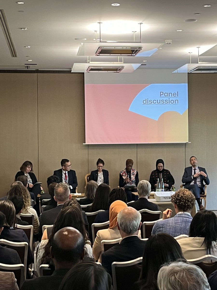 Welcoming a great line up to the stage to discuss the role that research can play in informing policy at our #wha77 side event co-hosted with Chile, Japan and Norway.