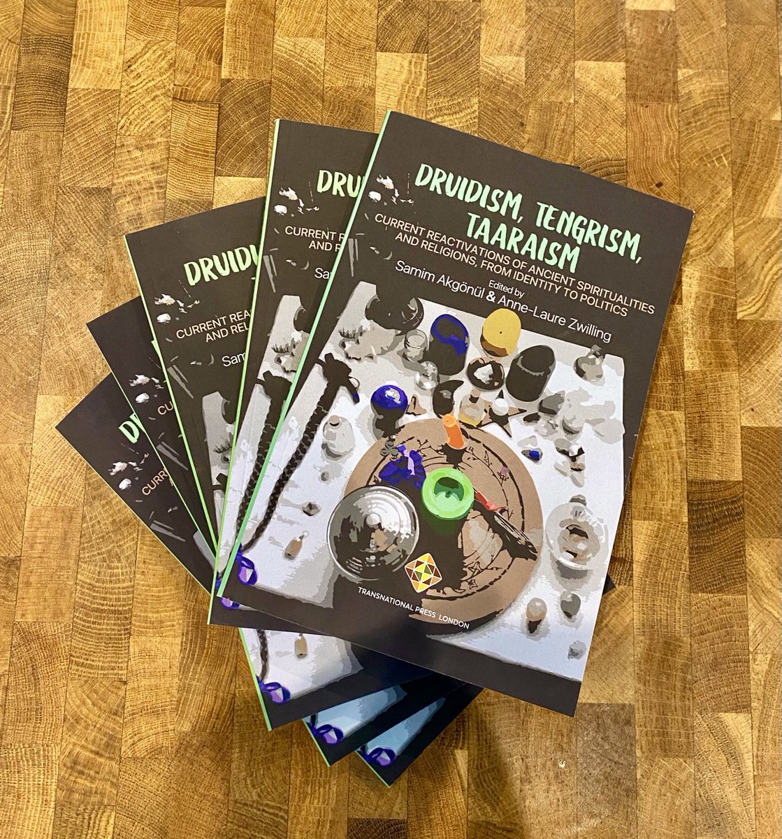 What a great pleasure to finally receive our book on the current reactivations of ancient spiritualities and religions published by ⁦<a href="/TP_London/">Transnational Press London</a>⁩ ⁦<a href="/UMR7354DRES/">Droit, religion, entreprise et société</a>⁩
