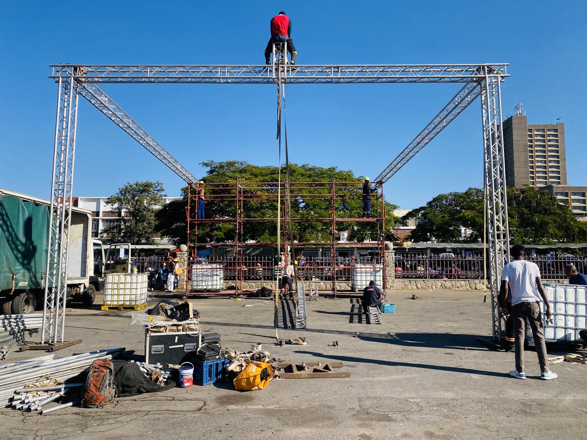 #BAF2024 : Set up in progress at the City of Car Park for the Bulawayo Day Parade and KoNtuthu Legends Concert penciled for tomorrow (1 June 2024). 

@LadyTshawe | @CityofBulawayo 

#SiyePhambili 
#WeOwnWinter
#ByoDay2024
#Restart