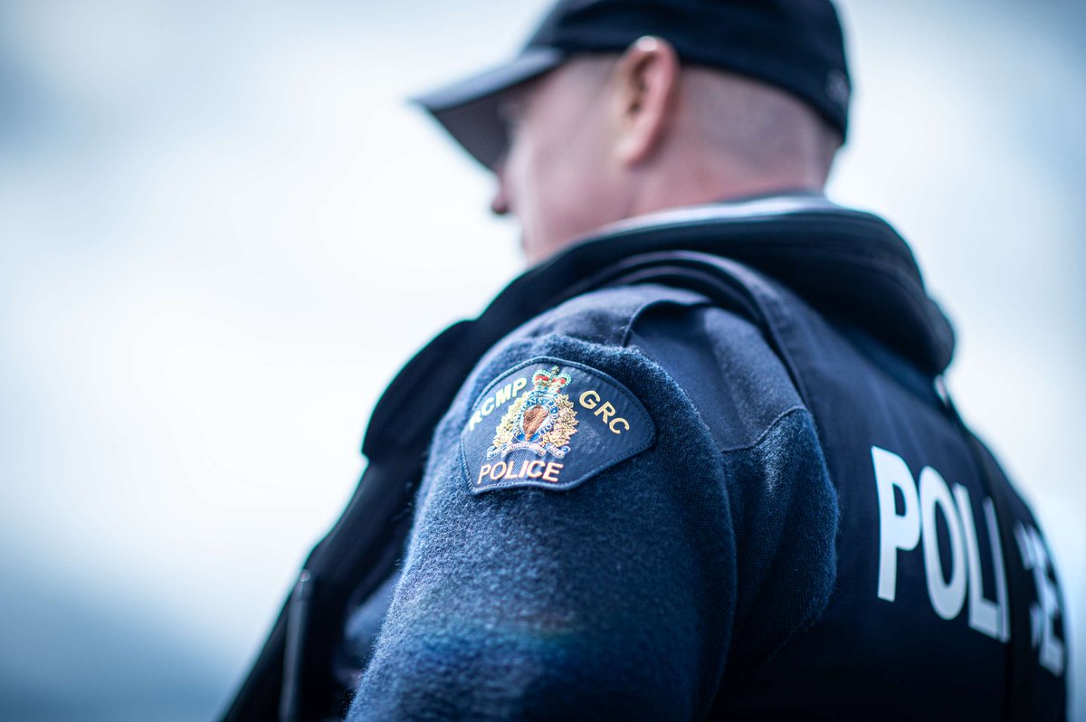 RCMPONT's tweet photo. Join us in Sarnia on June 7th! If you’ve ever had any questions about becoming an RCMP officer, this is the time to ask! 
https://t.co/hShyAUKLDn 
#Ontario #Odivision #rcmp ^SS https://t.co/GdeU7u8fDZ