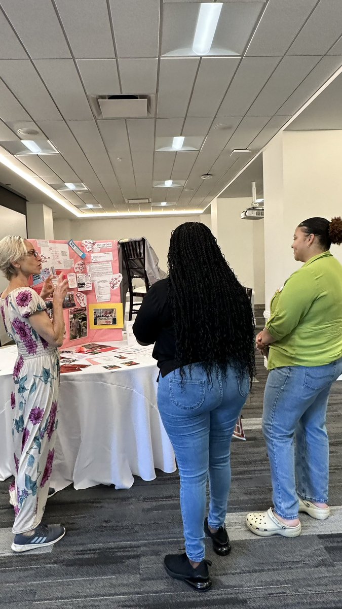 atlgadgetgal's tweet photo. Personalized Learning #APSFELLOWS24 from @APSsatlanta exploring the showcase simulations expo @ZooATL! https://t.co/w2h6MukpDk