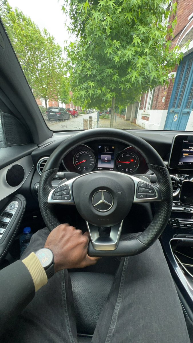 #TeamMercedes 😏