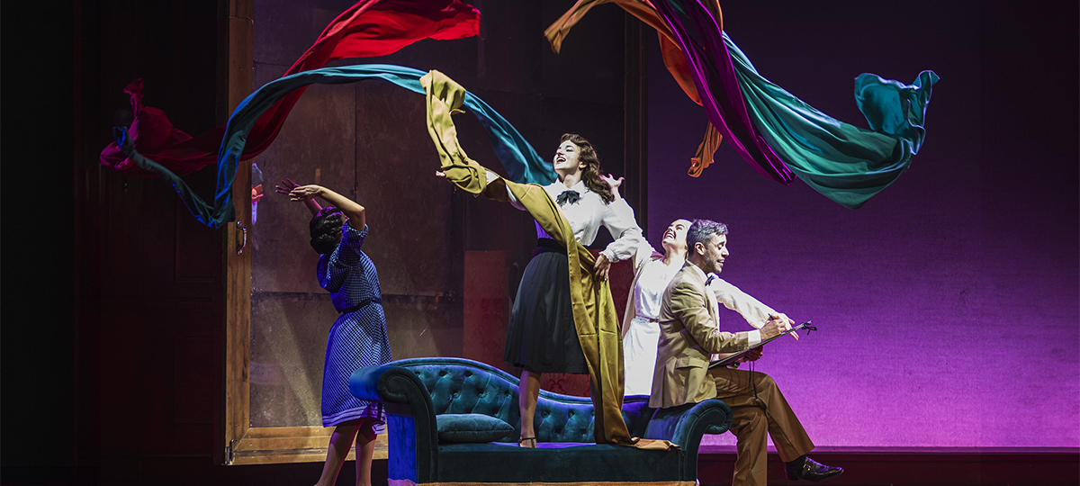 RECOMENDACIÓN - 👏👏👏👏👏 «Un espectáculo emocionante, divertido y de gran belleza estética y musical», dice <a href="/AliciaPuenteC/">Alicia Puente</a> sobre 'El tiempo entre costuras, el musical'👗 que sigue cosechando éxitos en el <a href="/TeatroLaLatina/">Teatro La Latina</a>, de <a href="/_PENTACION_/">Pentación</a> . Tus entradas👉bit.ly/3TWBF0G