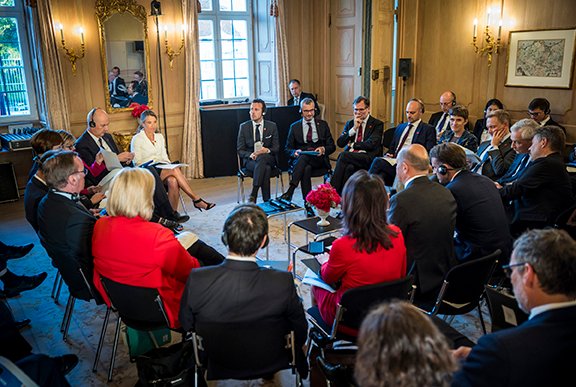 Conseil d'analyse économique (@caeinfo) on Twitter photo ☑️<a href="/landais_camille/">camille landais</a> et <a href="/umalmend/">Ulrike Malmendier</a> ont présenté les travaux du Franco-German Council of Economic Experts sur l'Union des marchés des capitaux au conseil des ministres franco-allemand le 28 mai.
Leurs analyses seront publiées début juillet🗓️ ☑️<a href="/landais_camille/">camille landais</a> et <a href="/umalmend/">Ulrike Malmendier</a> ont présenté les travaux du Franco-German Council of Economic Experts sur l'Union des marchés des capitaux au conseil des ministres franco-allemand le 28 mai.
Leurs analyses seront publiées début juillet🗓️