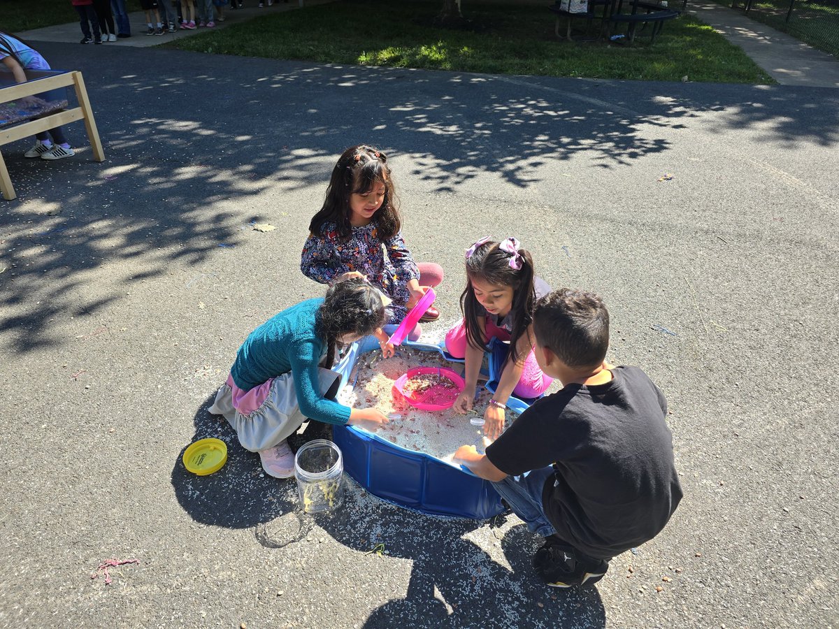 Kim Sanders tweet media