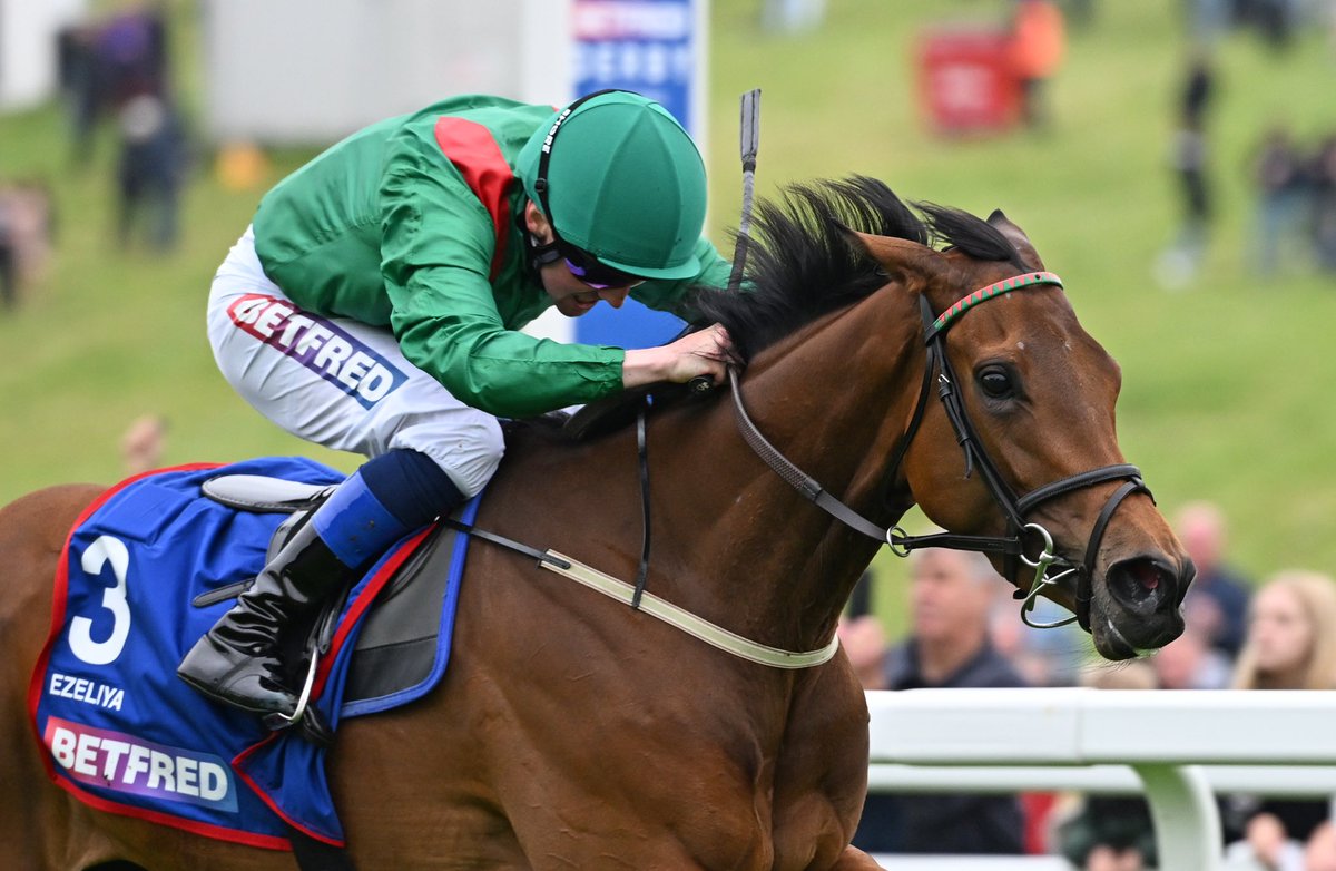 Ezeliya wins the Betfred Oaks for Dermot Weld and @chrishayes24 👏