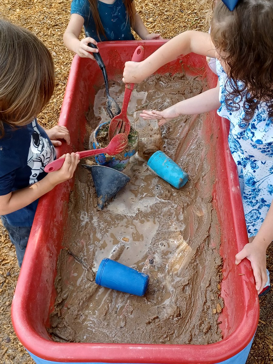 heykellicombs's tweet image. This is what early childhood is all about! The dirtier the kids are when they get home, the more fun they had and the more parts of their brain they used &amp;amp; strengthened! @NISD_ECE @NISDLeonSprings #letkidsgetdirty