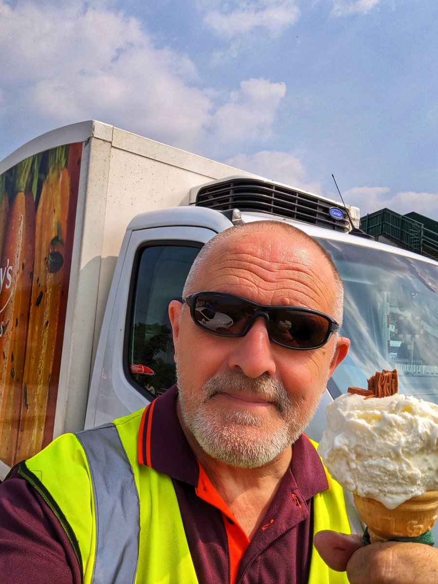 Because we are worth it delivering supplies to our wonderful customers . #Thedreamteam <a href="/sainsburys/">Sainsbury's</a> <a href="/SainsburysNews/">Sainsbury's News</a> <a href="/Sainsburys/">Sainsbury's</a> 0856