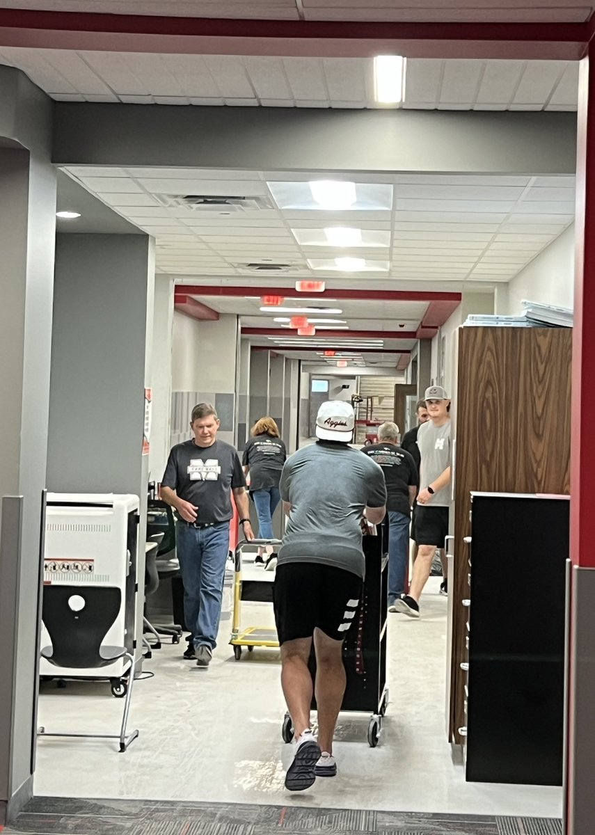 CoachG_DHS's tweet photo. Moved our librarians to their new home and now watching @SoftballMelissa Lady Cardinals battle their opponents at the @uiltexas 5A Semifinal game!!!

Love being a Cardinal! Let’s go Red!!!

#Teamworkmakesthedreamwork #CardinalsRise #MelissaSchools 

@MHSCards @melissaisd https://t.co/mv44WA4MWP